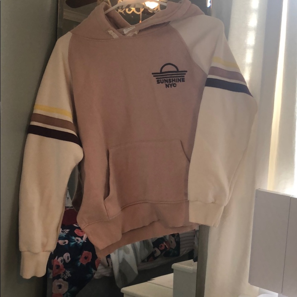 sweat shirt